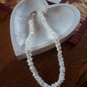 Y2k vintage white Puka seashell bead choker necklace​ MermaidCore